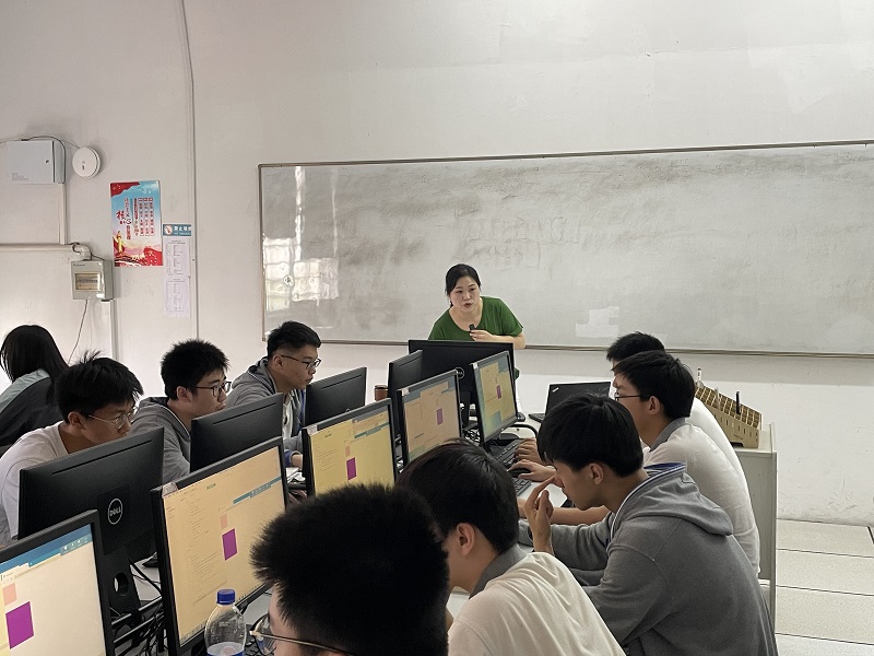 徐海燕上课照片.JPG